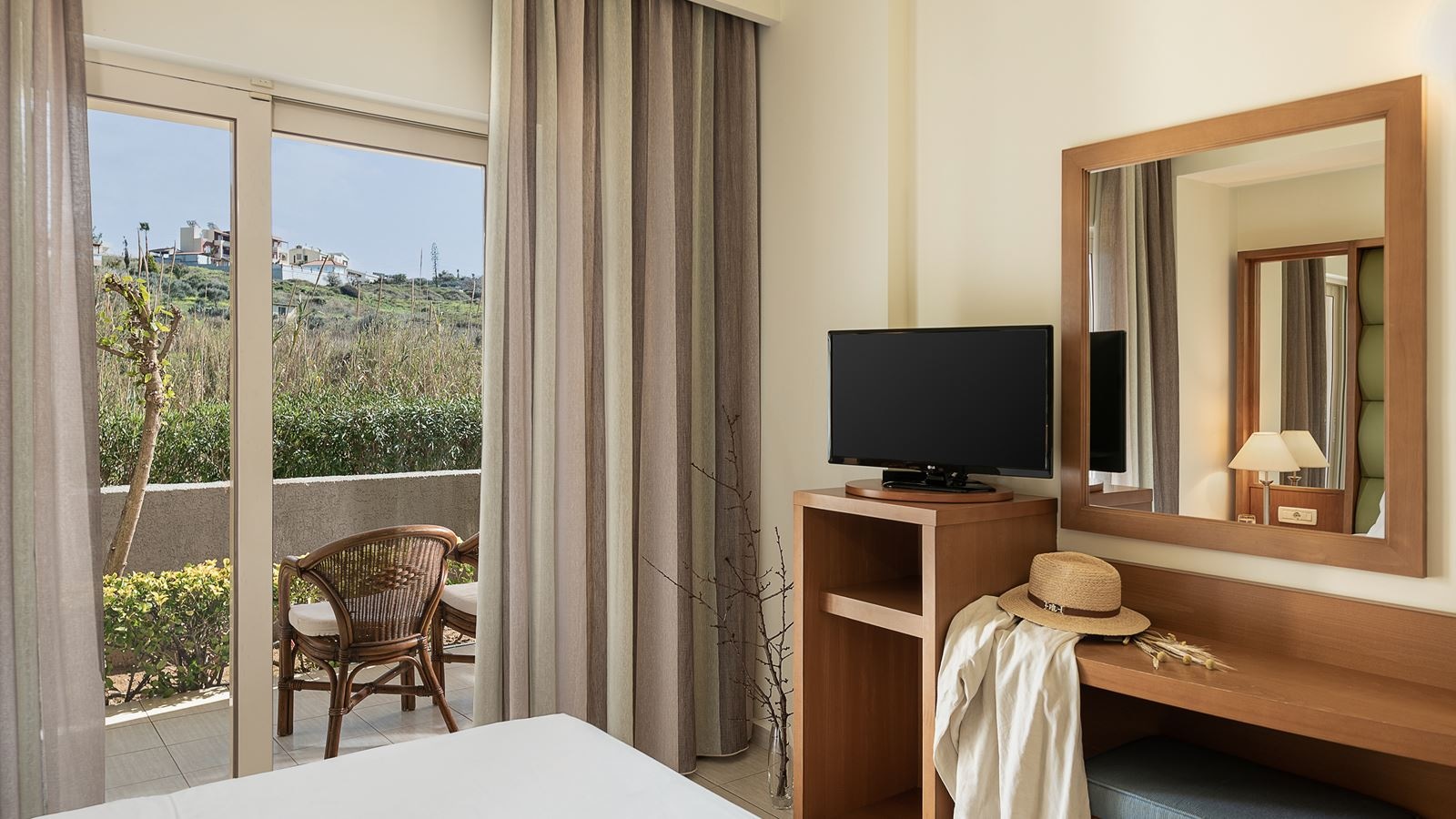 rooms-inland-view-suite