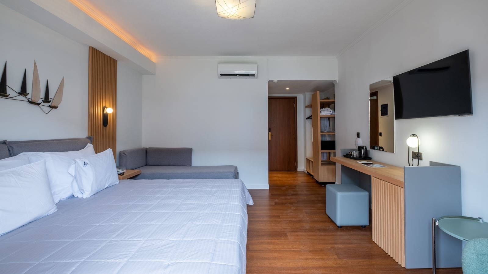 rooms-double-executive-room-side-sea-view