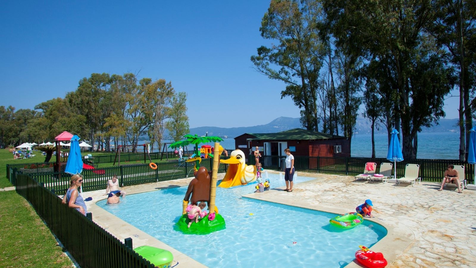 pools-outdoor-childrens-pool
