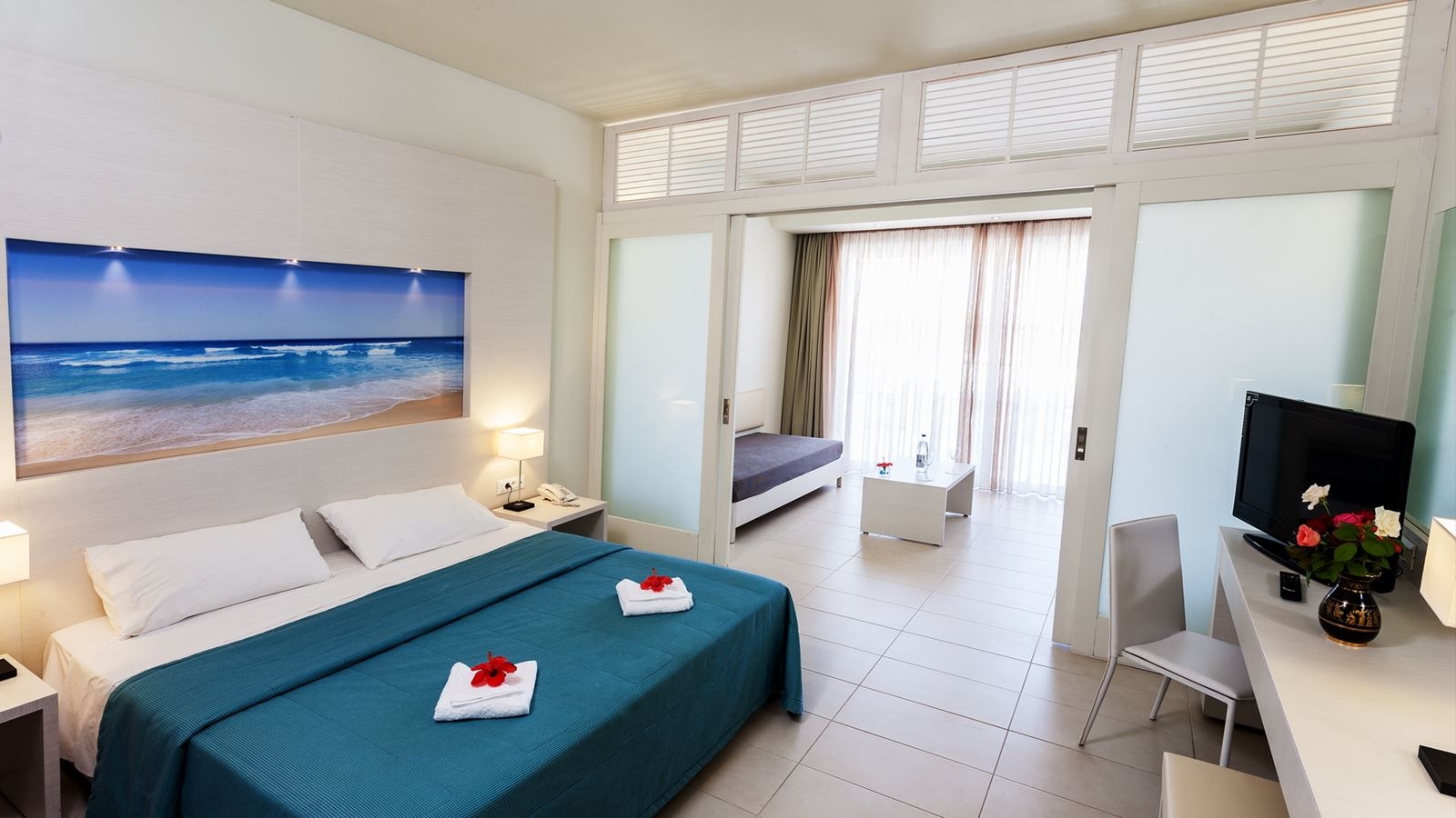 rooms-suite-1-bedroom-sea-view-balcony