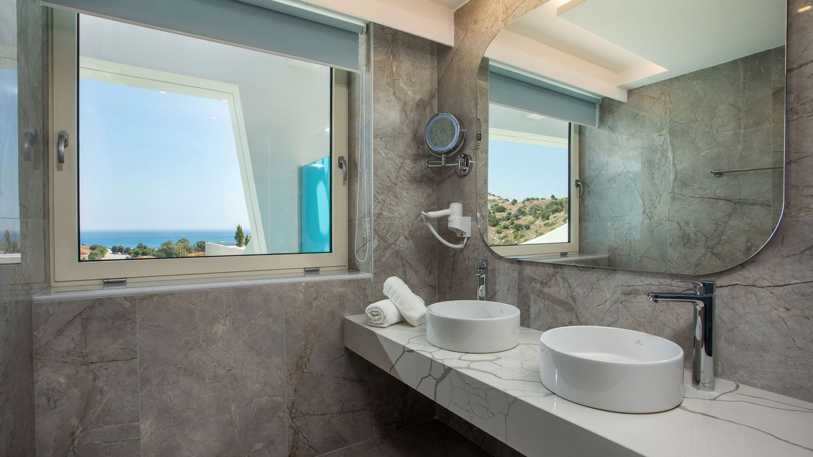 rooms-executive-suite-sea-view-with-private-pool