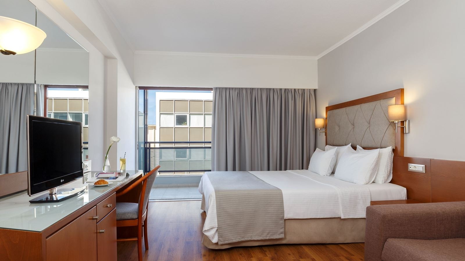 rooms-double-room-for-single-use-with-balcony