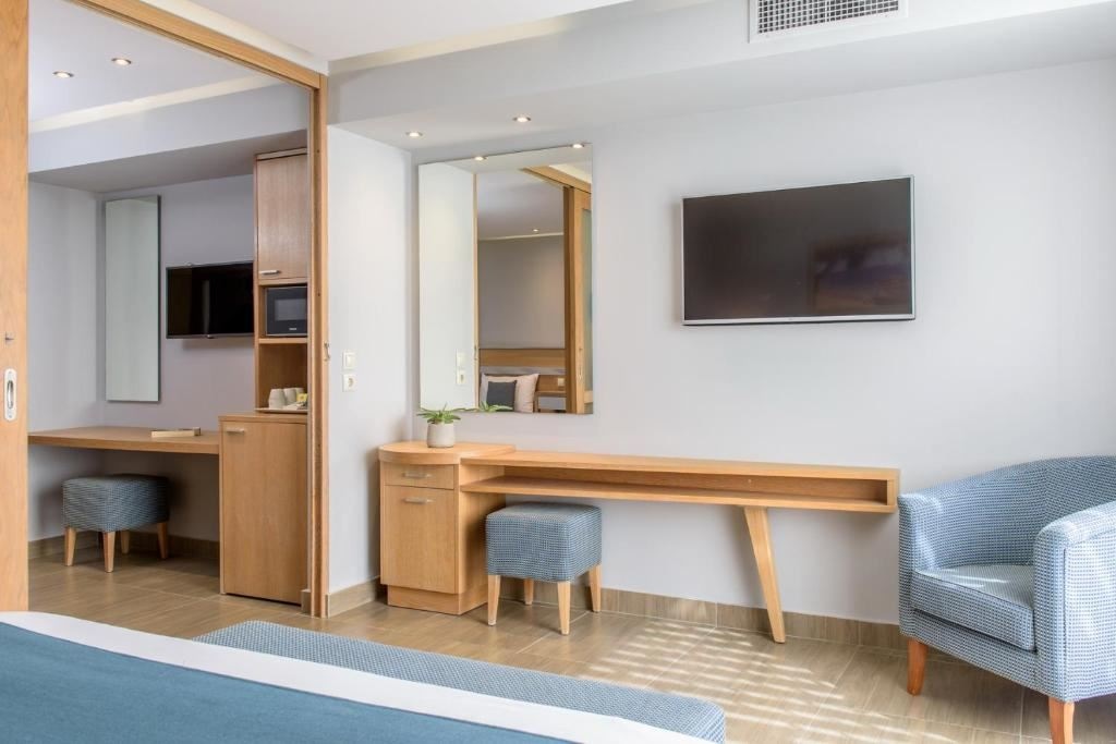 rooms-family-superior-garden-view-sliding-door-50