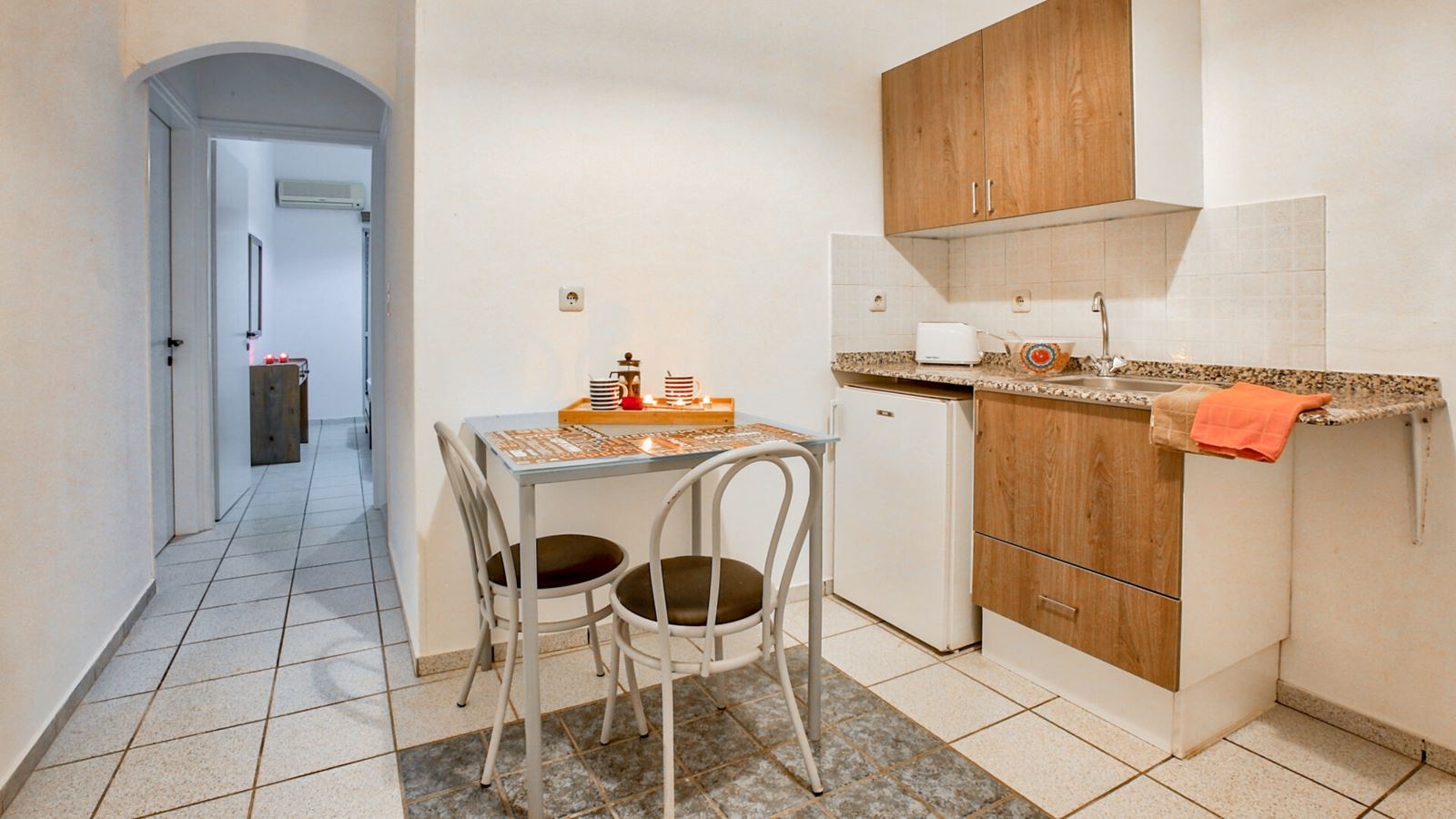 rooms-superior-1-bedroom-apartment-balcony-or-terrace