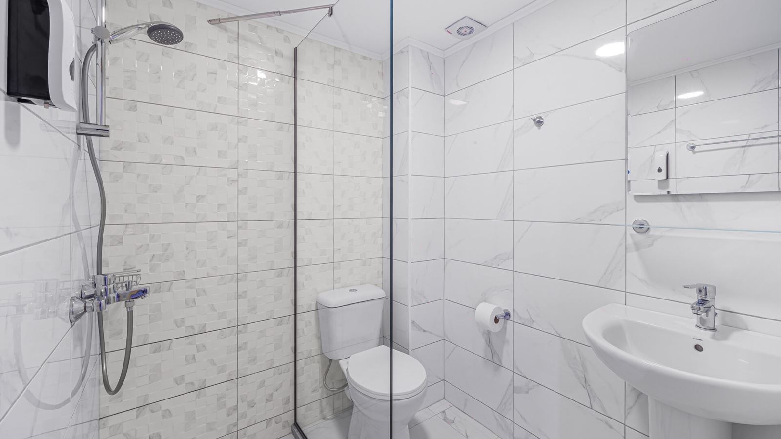 rooms-superior-apartment-triple-1 bedroom-balcony-or-terrace