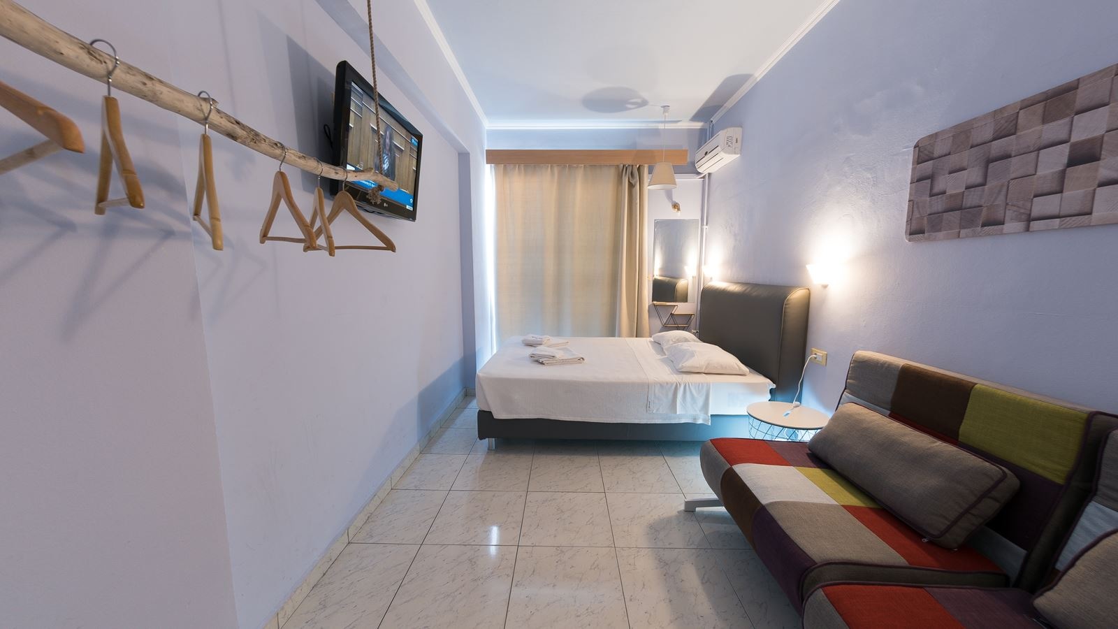 rooms-studio-with-balcony