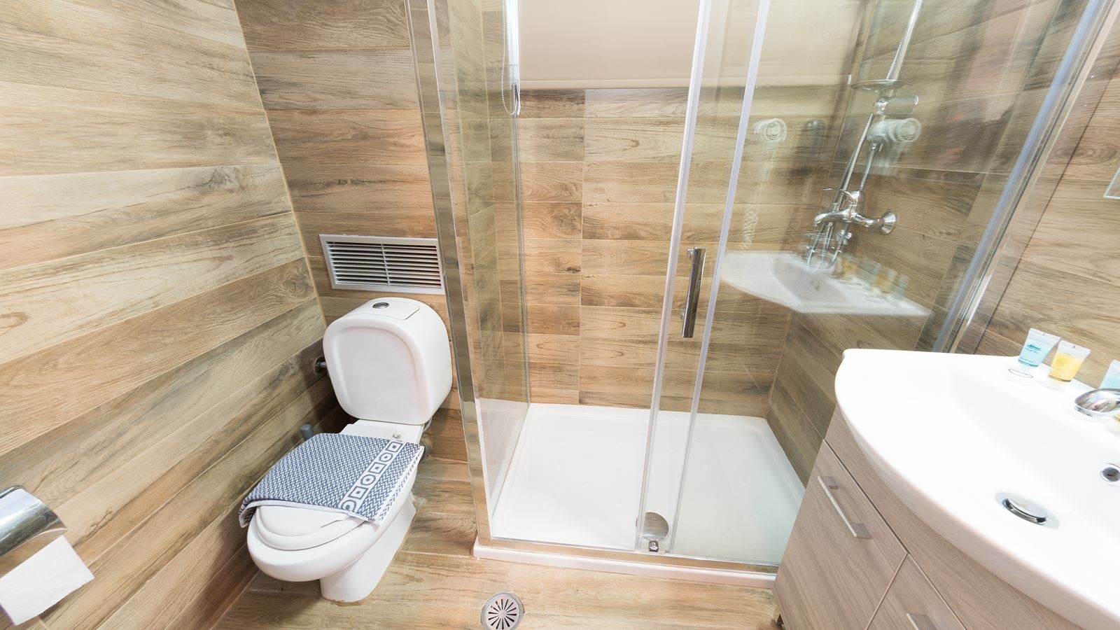 rooms-studio-with-balcony