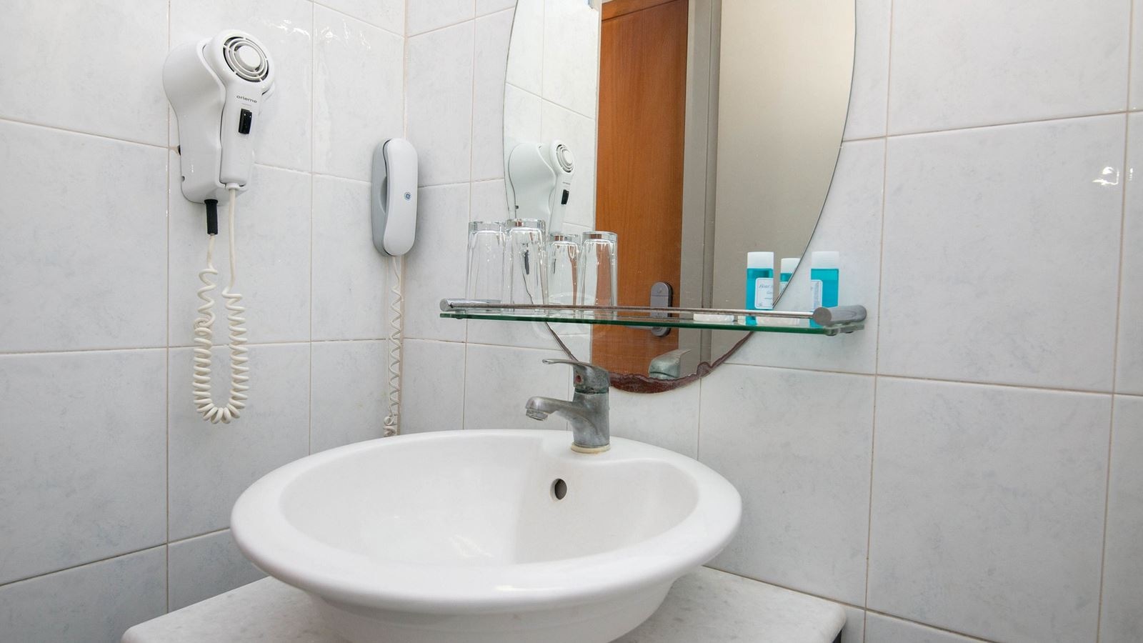 rooms-standard-double-room-with-balcony