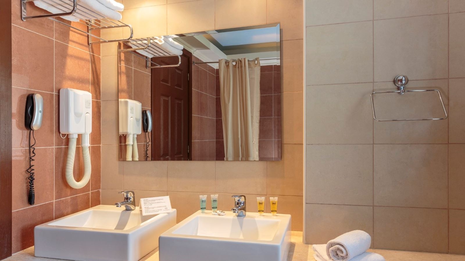 rooms-double-superior-room