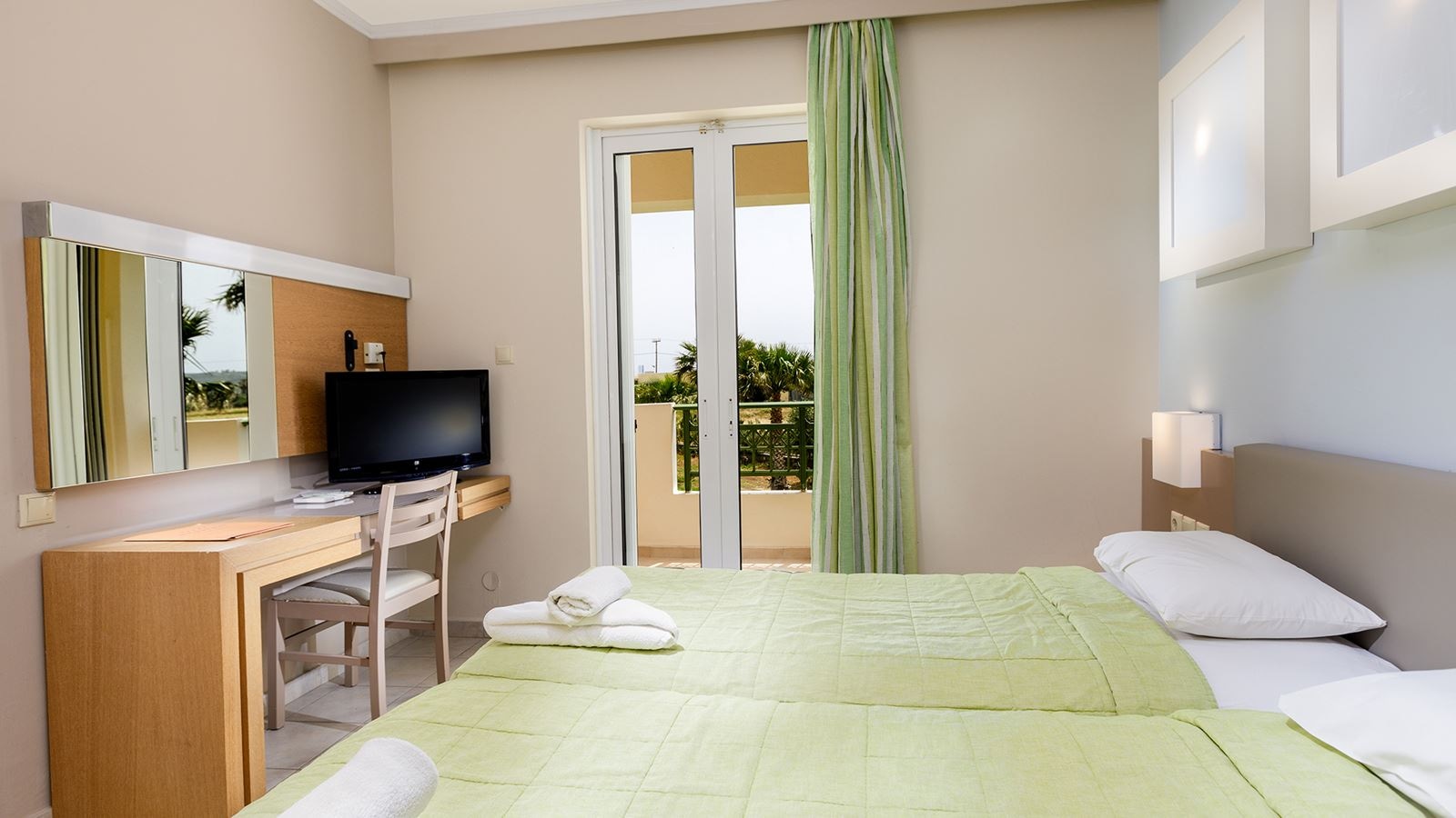 rooms-2-bedrooms-family-bungalow-garden-view-ground-floor-balcony