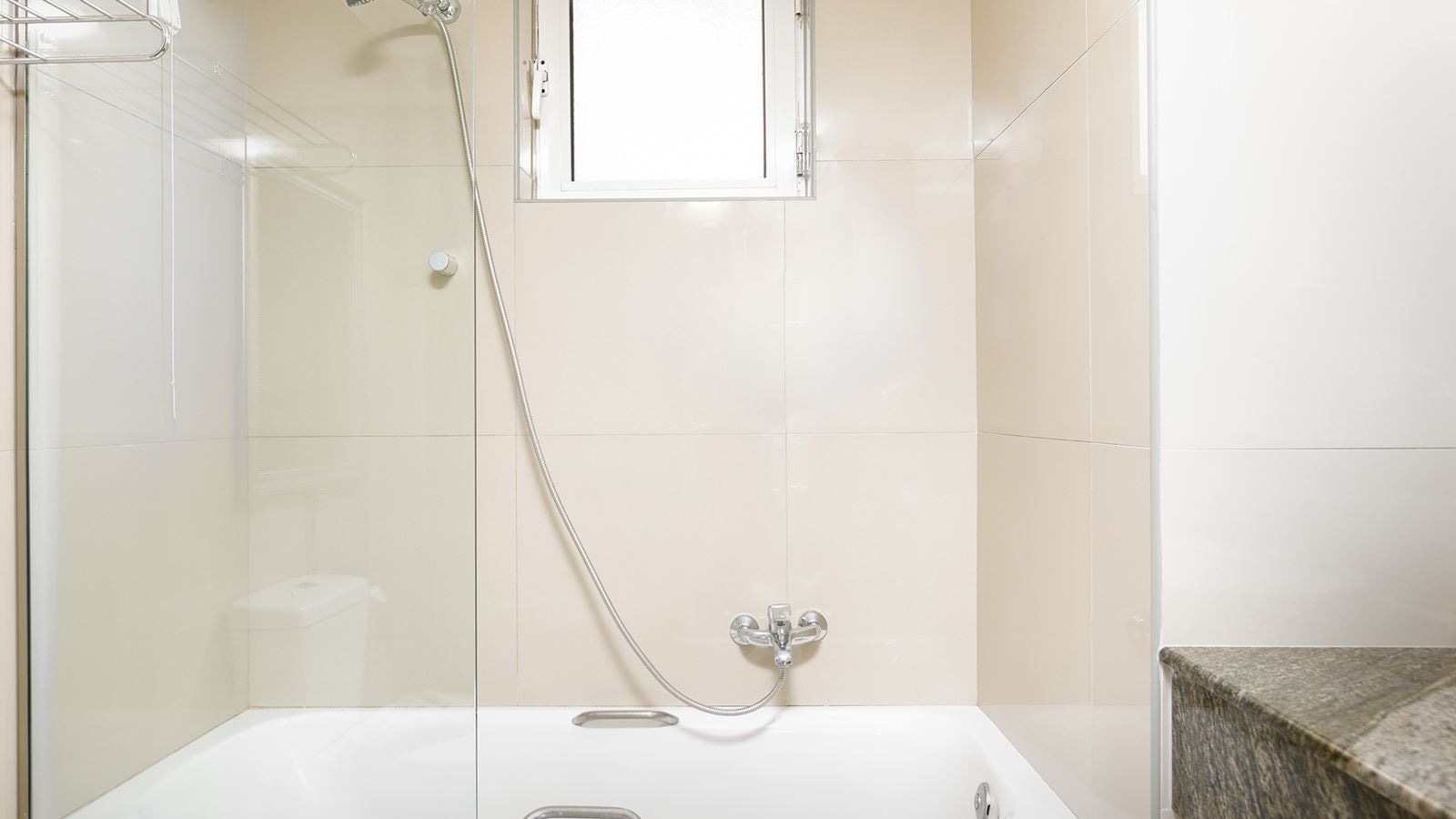 rooms-2-bedrooms-family-bungalow-sea-view-ground-floor-balcony