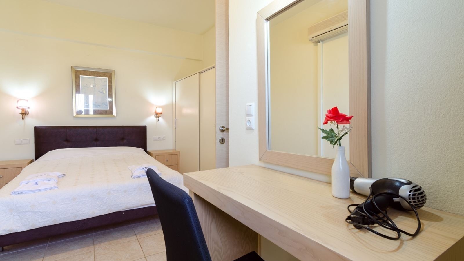 rooms-standard-double-room