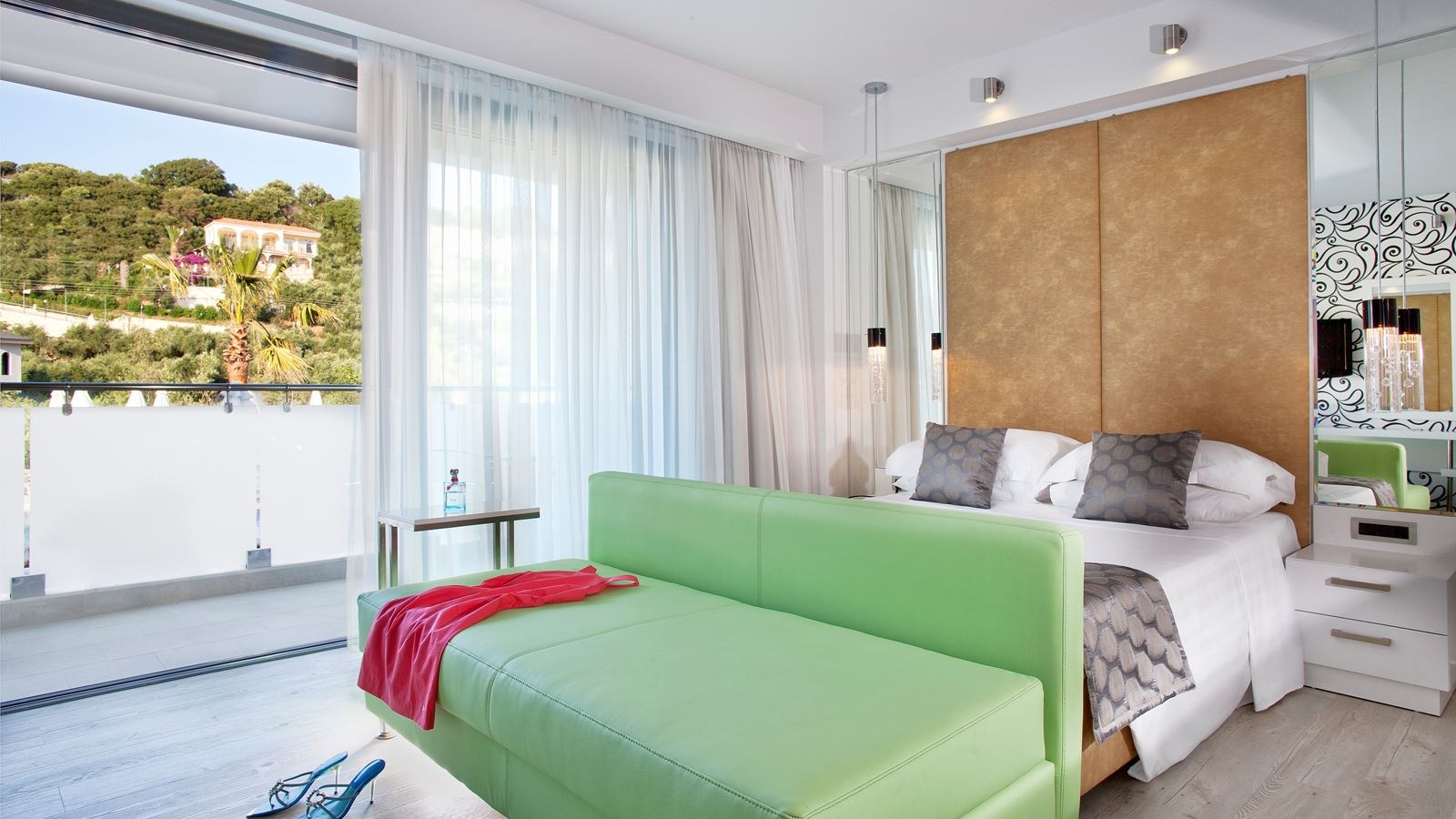 rooms-premium-deluxe-room