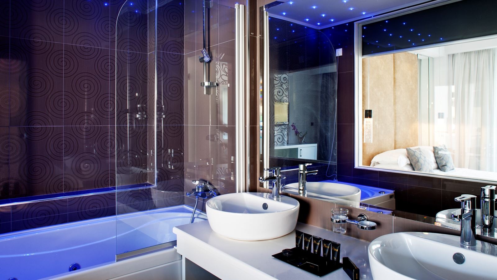 rooms-premium-deluxe-room