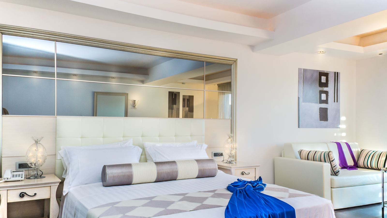 rooms-superior-suite-with-outdoor-private-jacuzzi