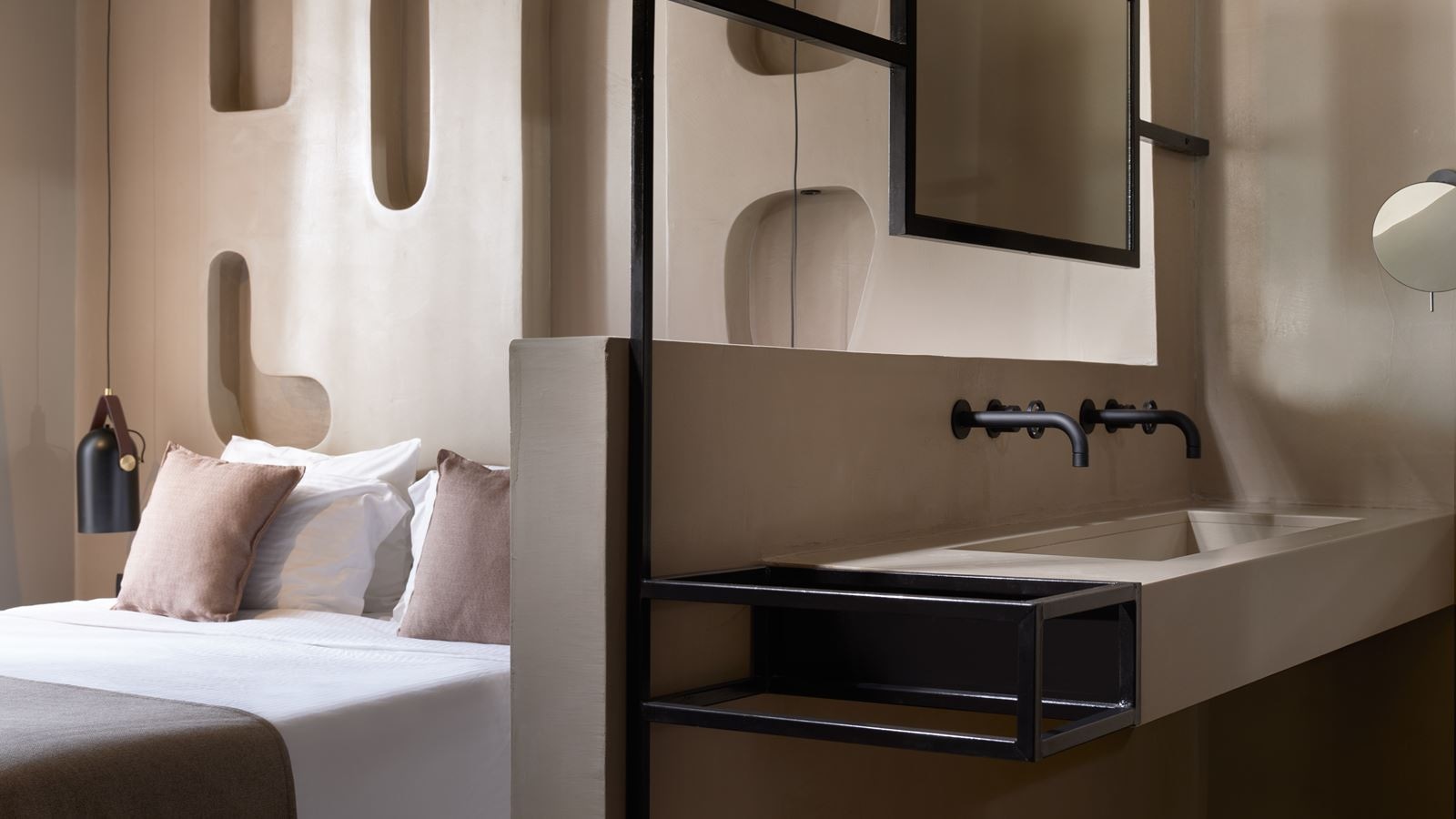 rooms-junior-suite-land-view