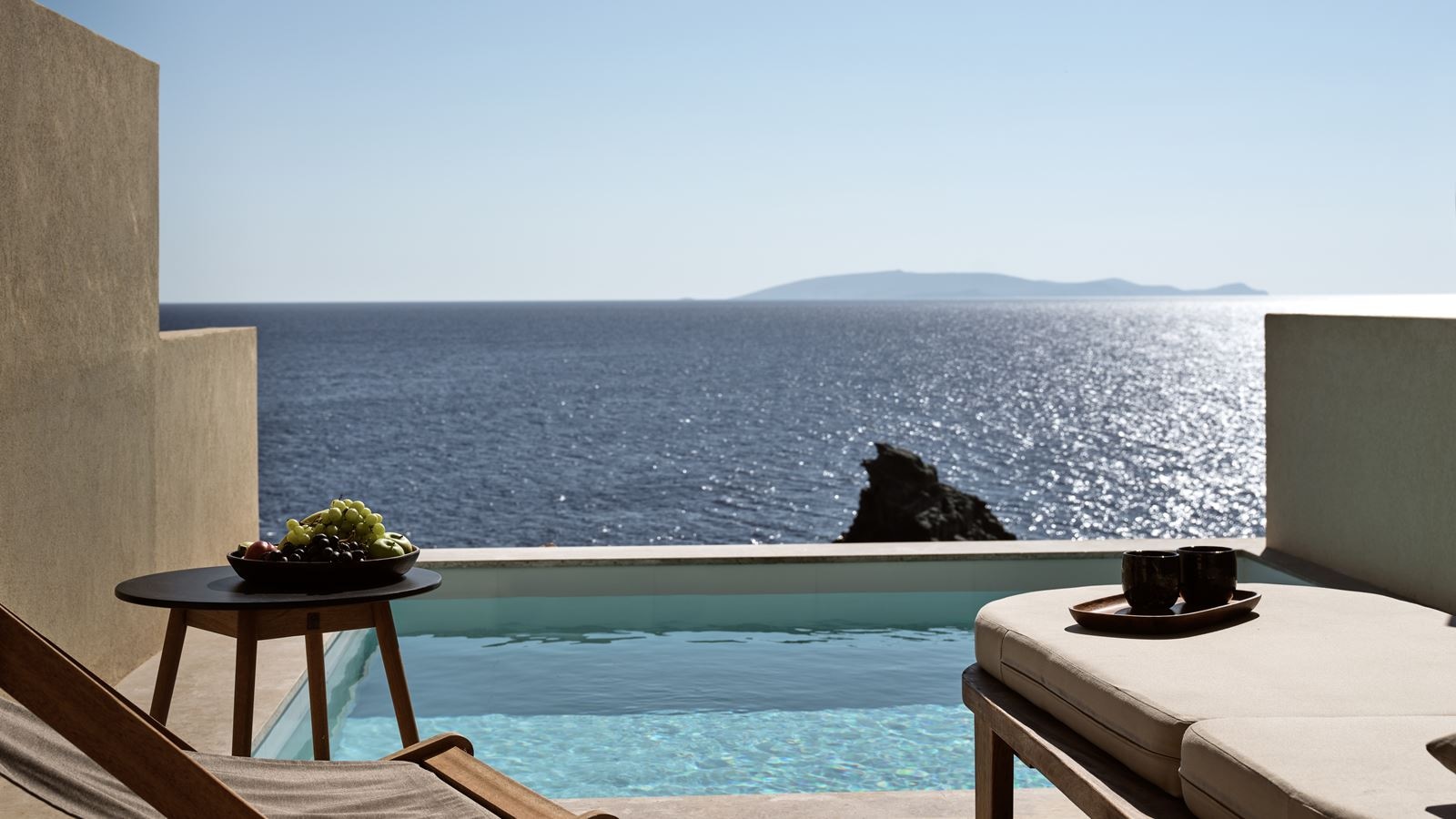 rooms-suites-on-the-rocks-private-pool