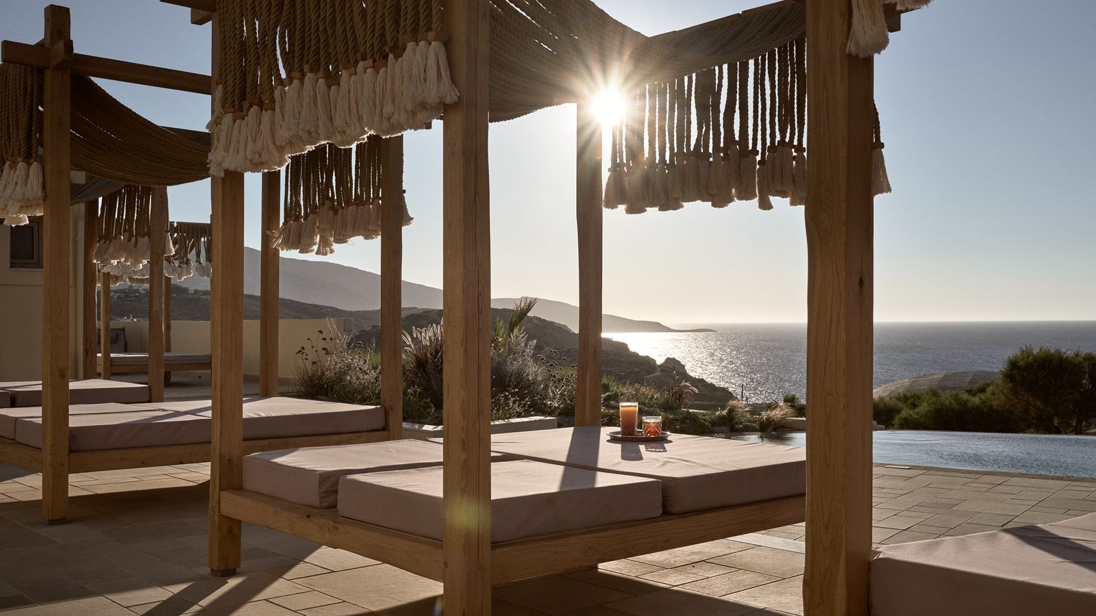 rooms-casa-swim-up-sunset-view