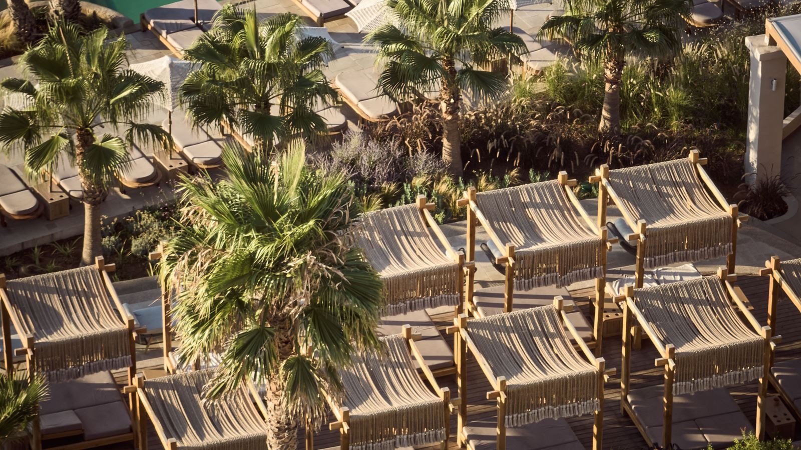 restaurants-pelagos-pool-bar