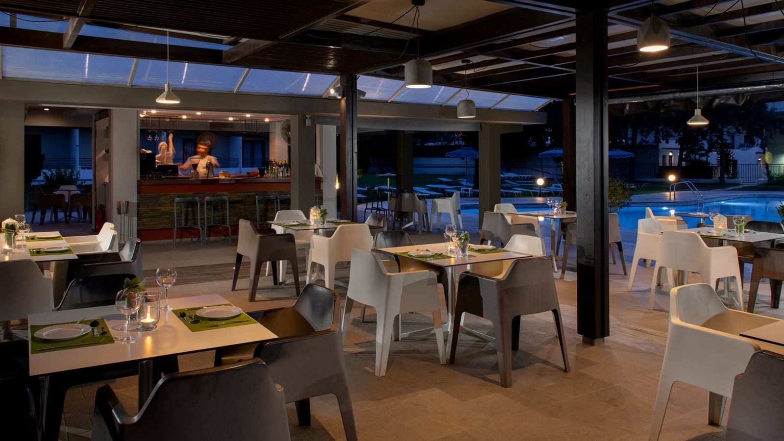 restaurants-matoula-pool-restaurant