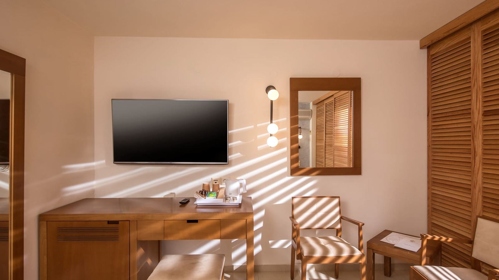 rooms-double-garden-view