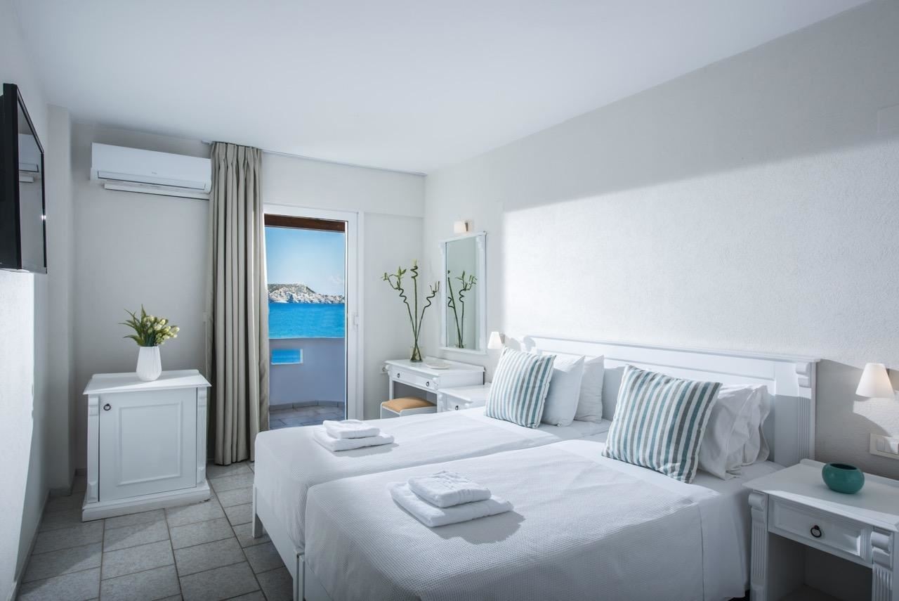 rooms-sea-view-room