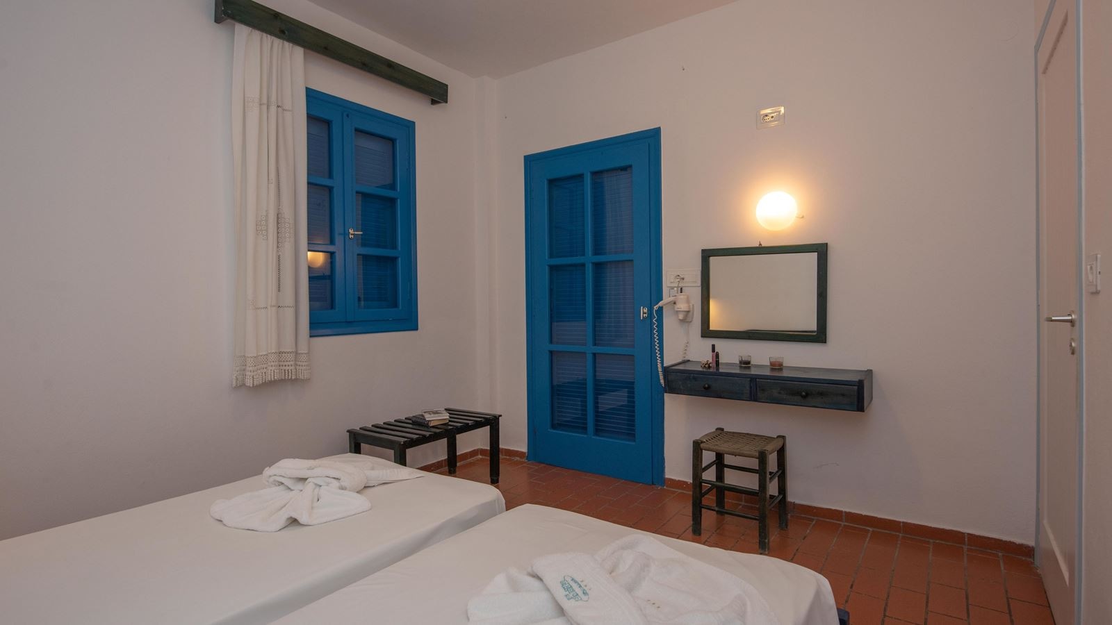 rooms-economy-suite-seaview-balcony-or-terrace