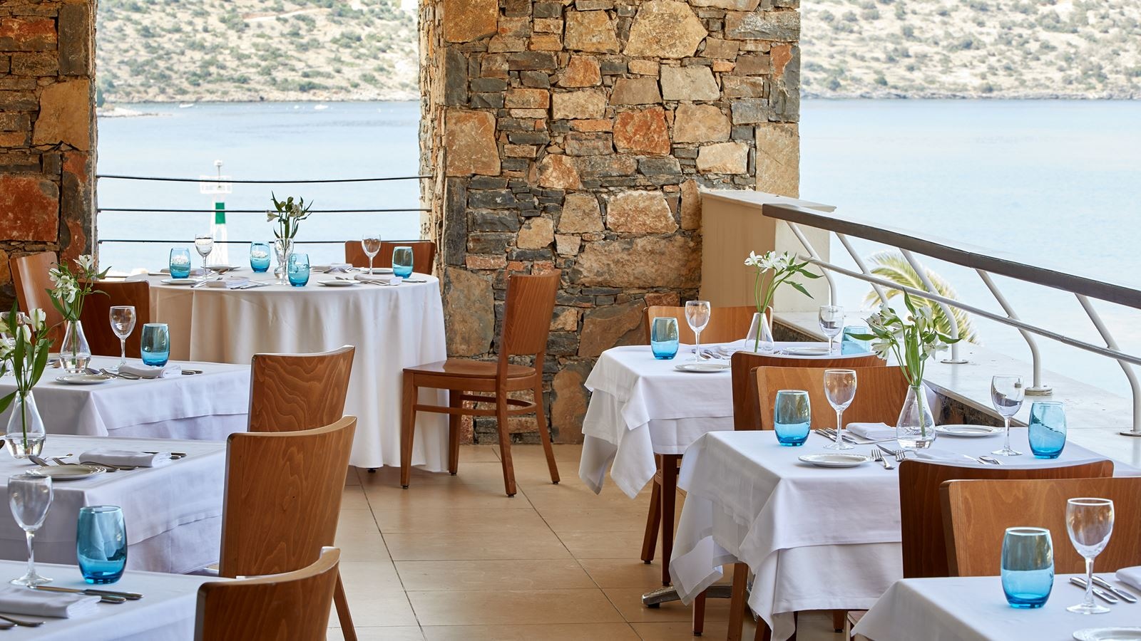 restaurants-amalthea-main-restaurant