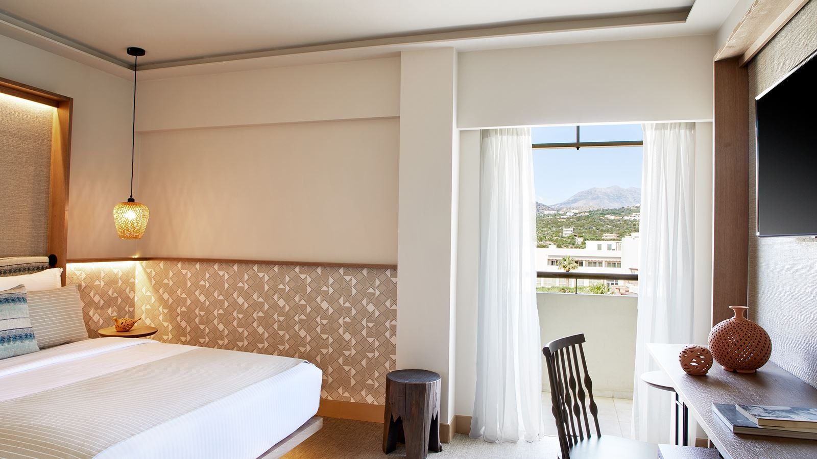 rooms-mirabello-collection-family-room