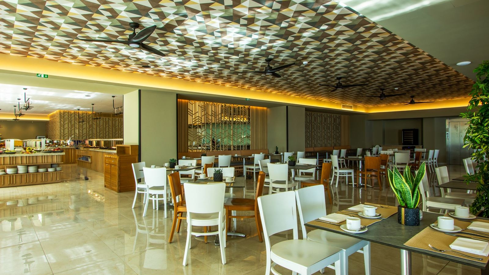 restaurants-amalthea-main-restaurant