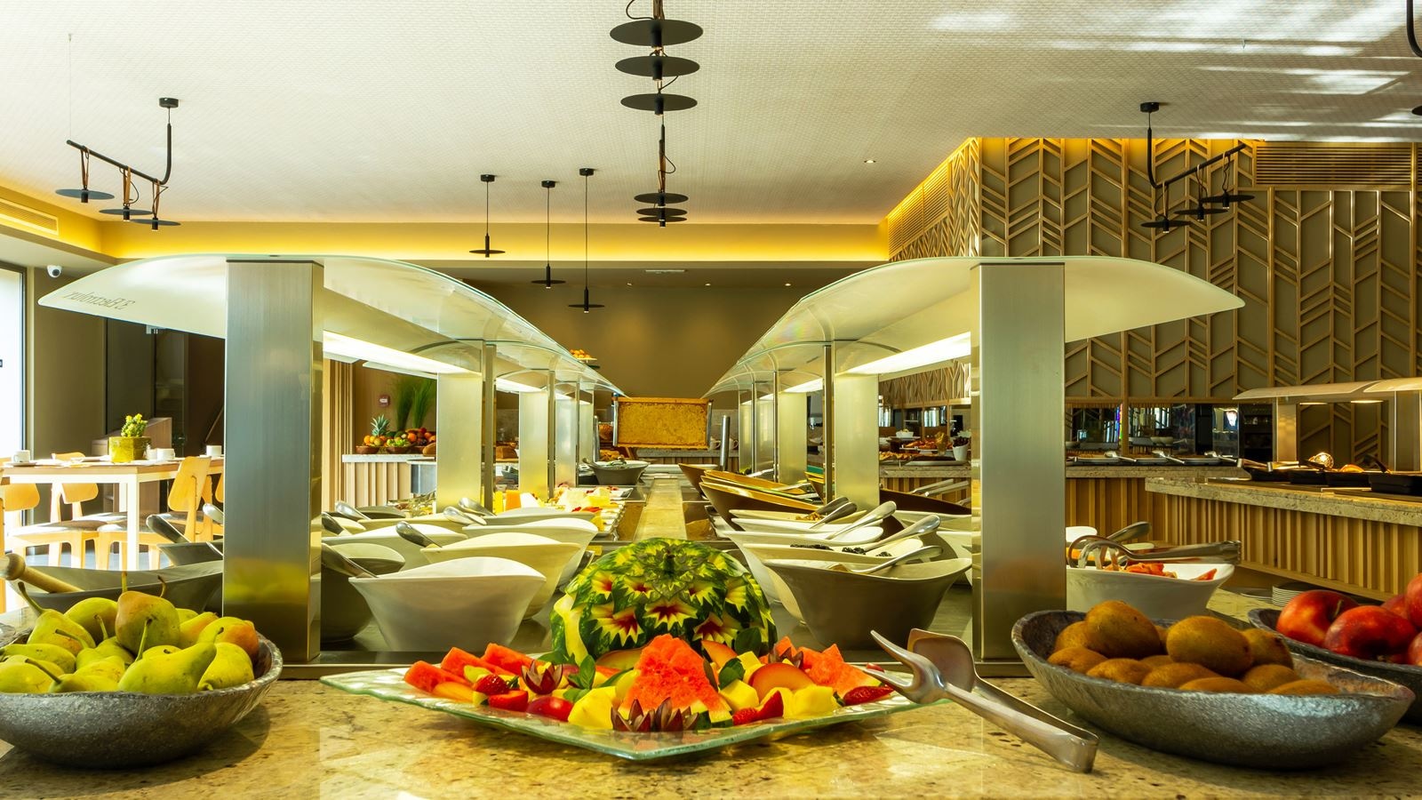 restaurants-amalthea-main-restaurant