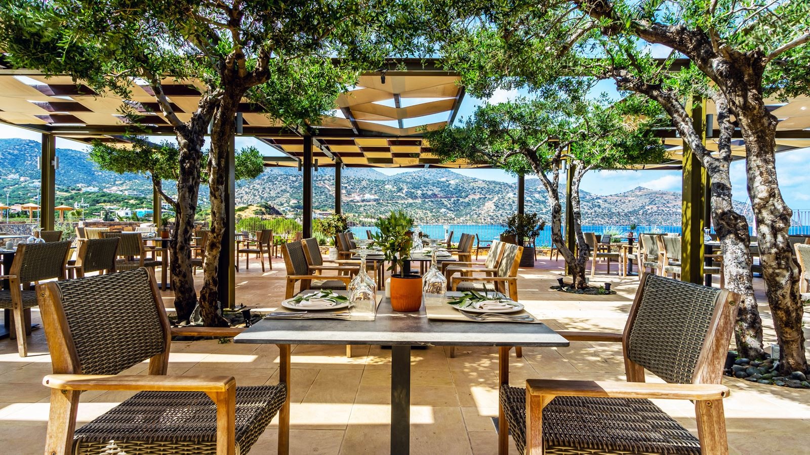 restaurants-elia-fish-restaurant