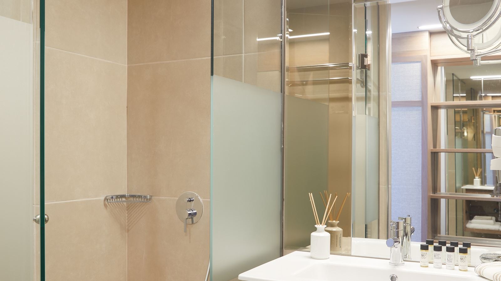 rooms-deluxe-single-room