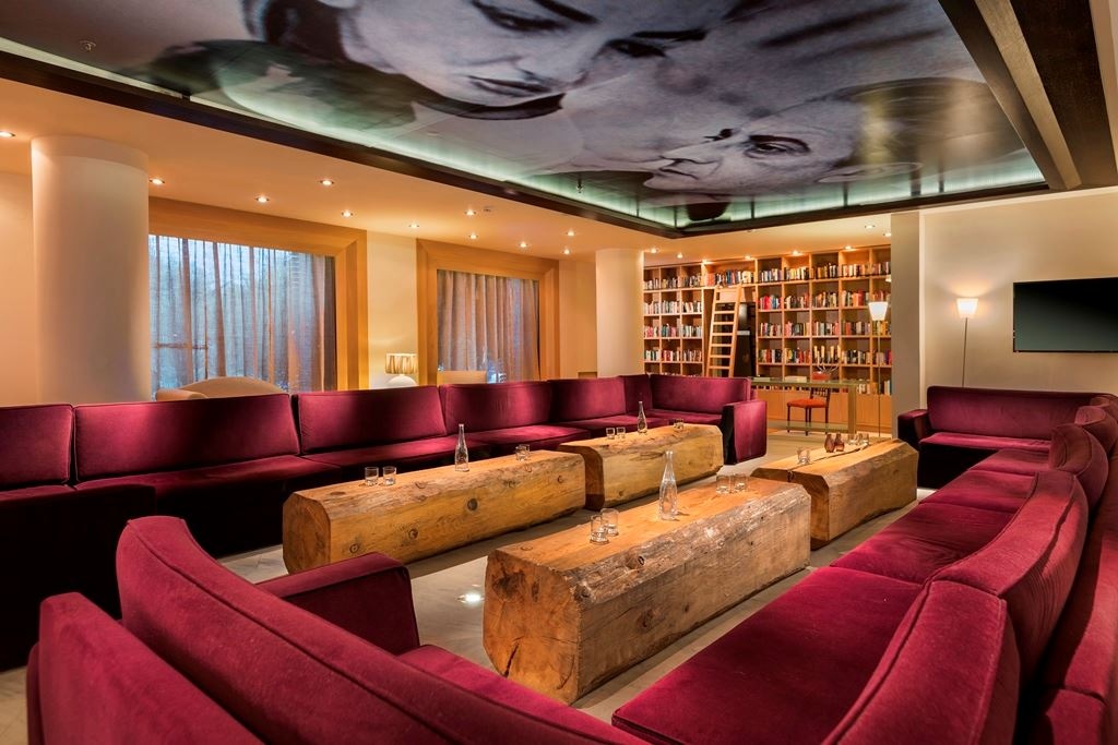 restaurants-main-building