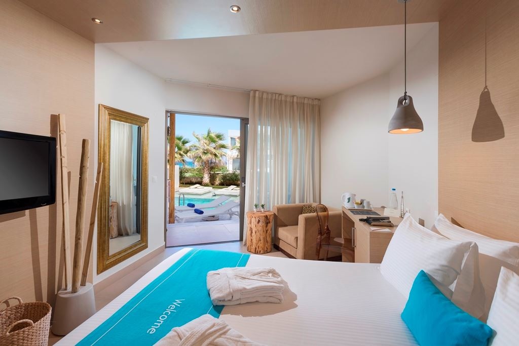 rooms-pool-cool-room-direct-access-to-shared-pool-pool-shared-between-maximum-2-rooms---id-8