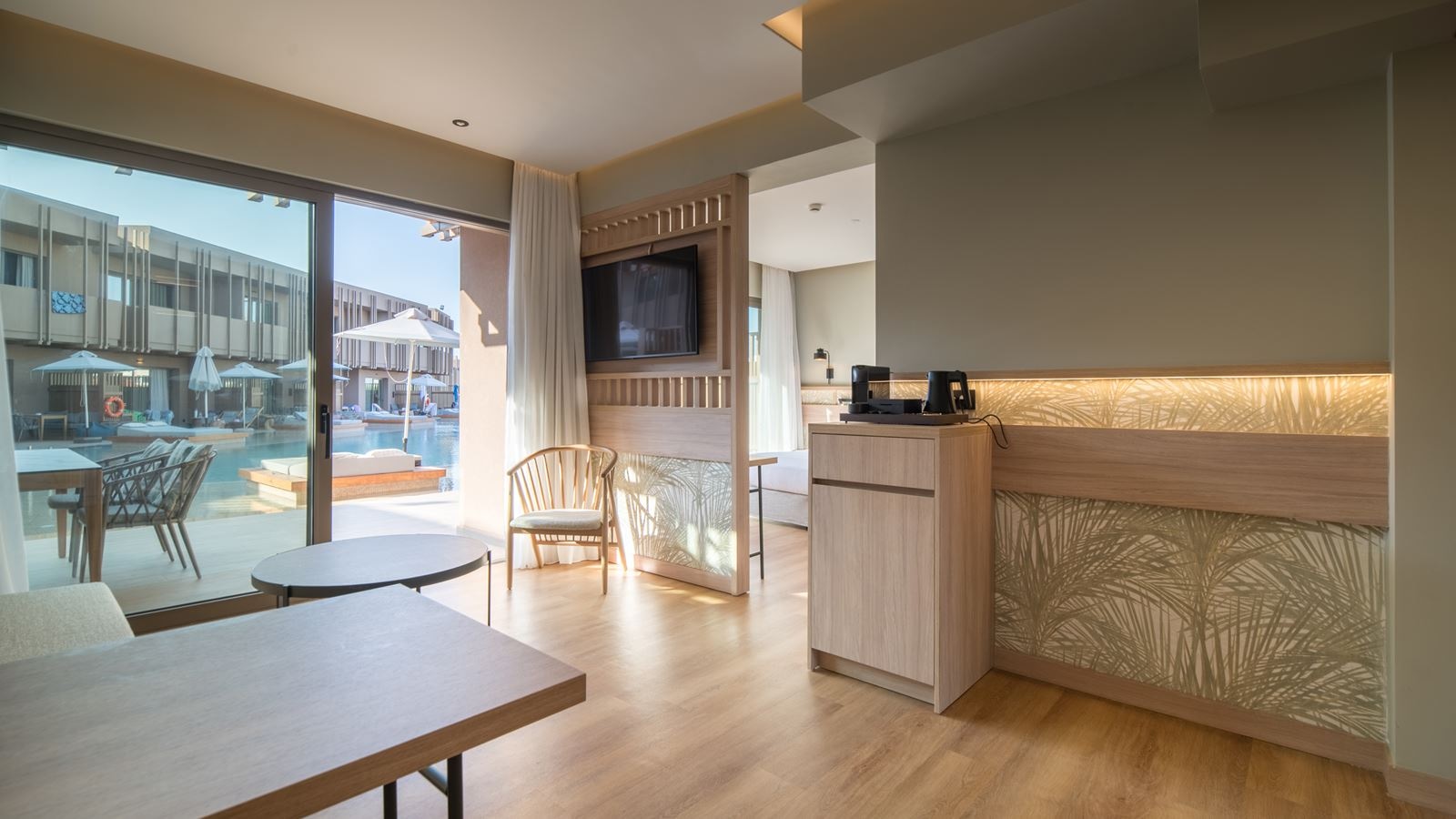 rooms-petite-suite-garden-view-pool-access