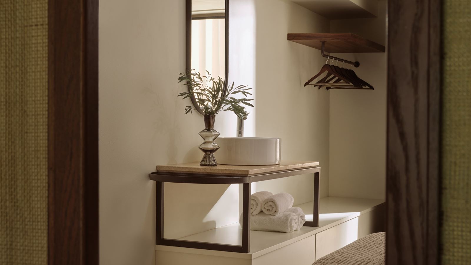 rooms-deluxe-1-bedroom-suite-with-sharing-pool