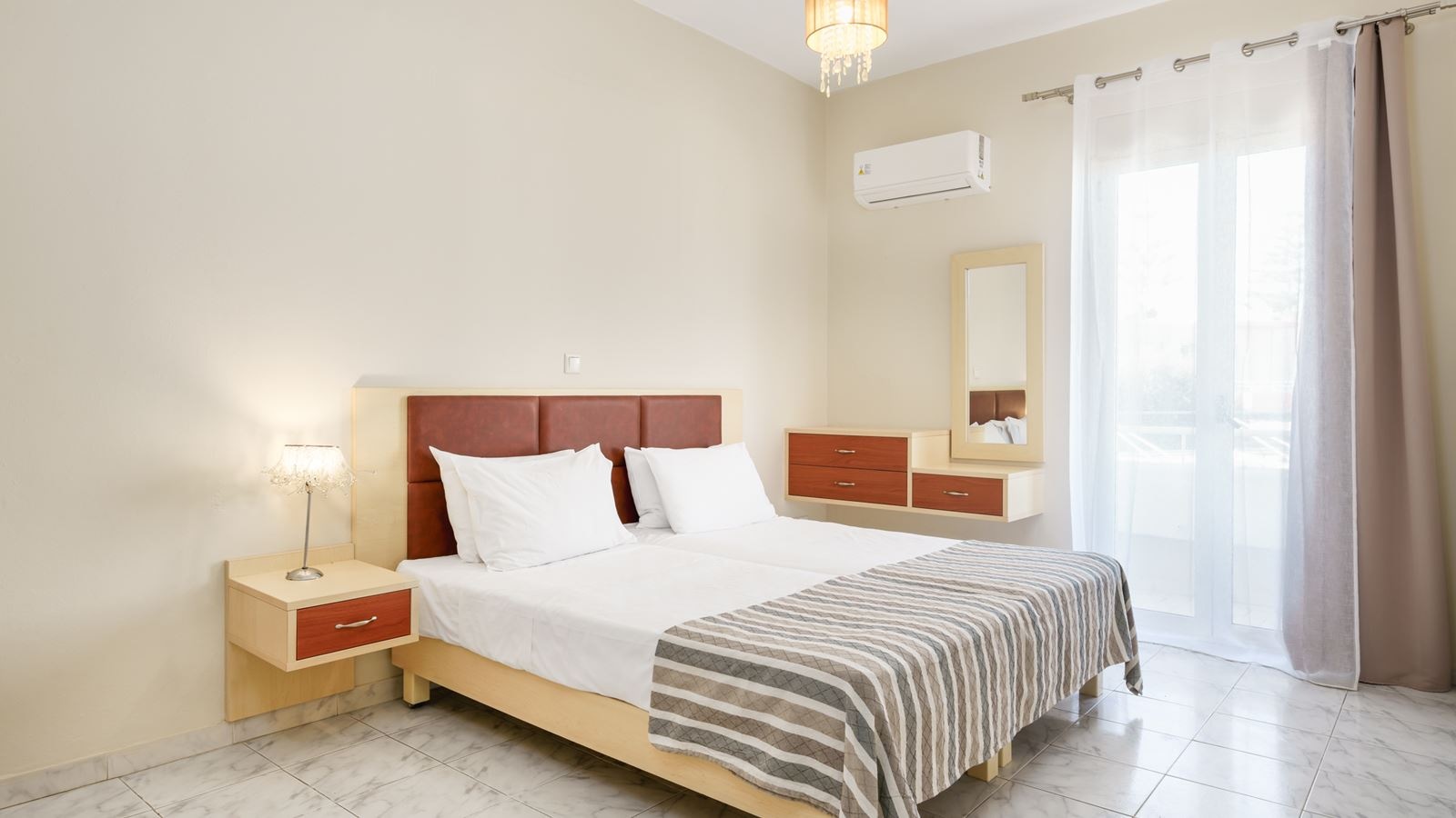 rooms-comfort-family-with-balcony