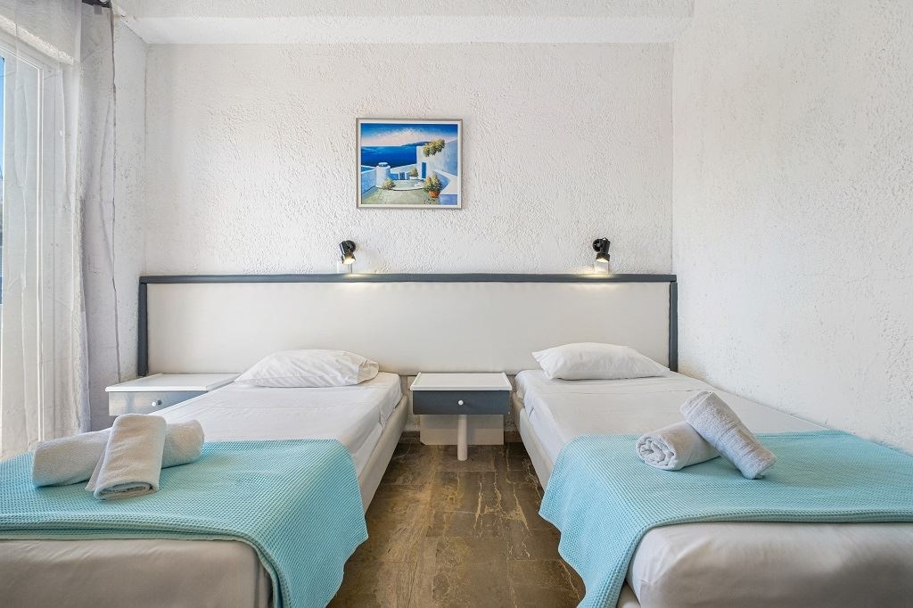 rooms-standard-double-room-balcony-or-terrace