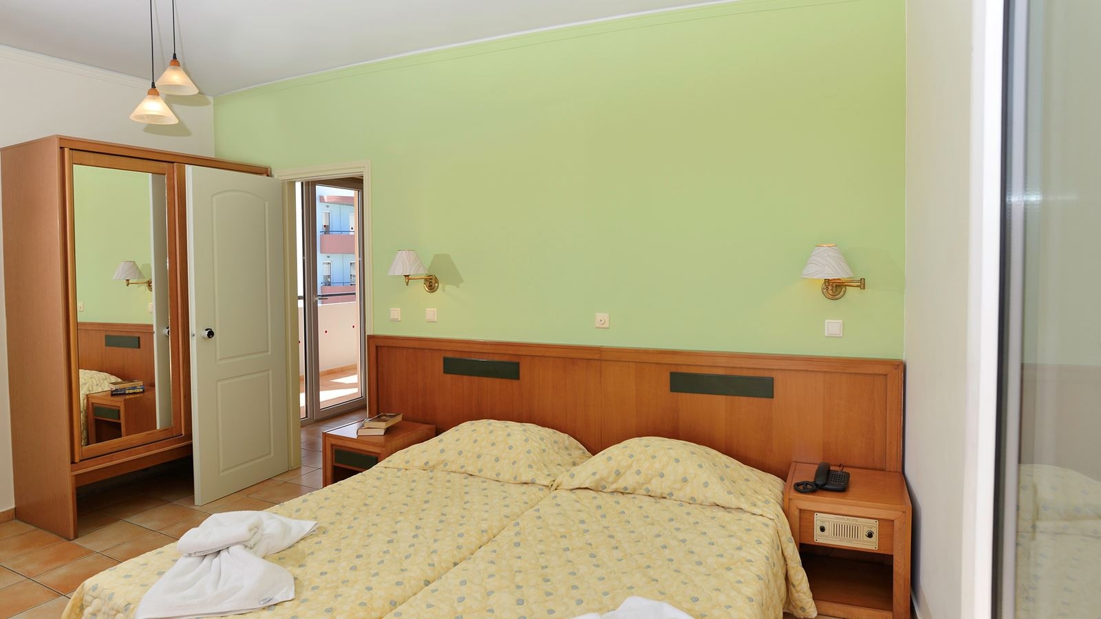 rooms-promo-double-studio