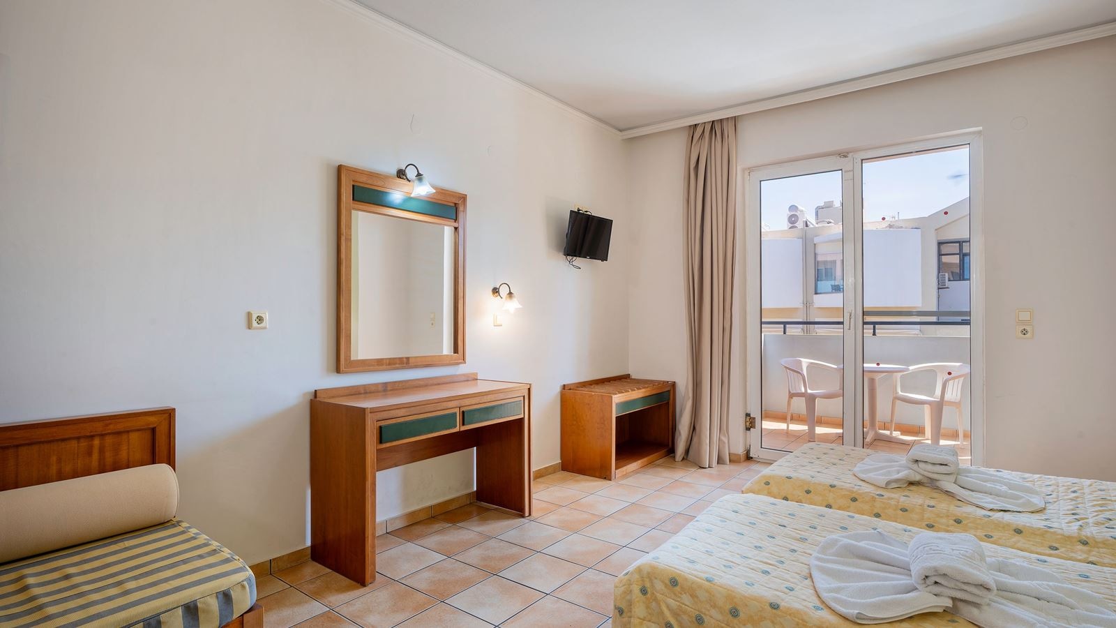 rooms-studio-double-side-sea-view-balcony-or-terrece