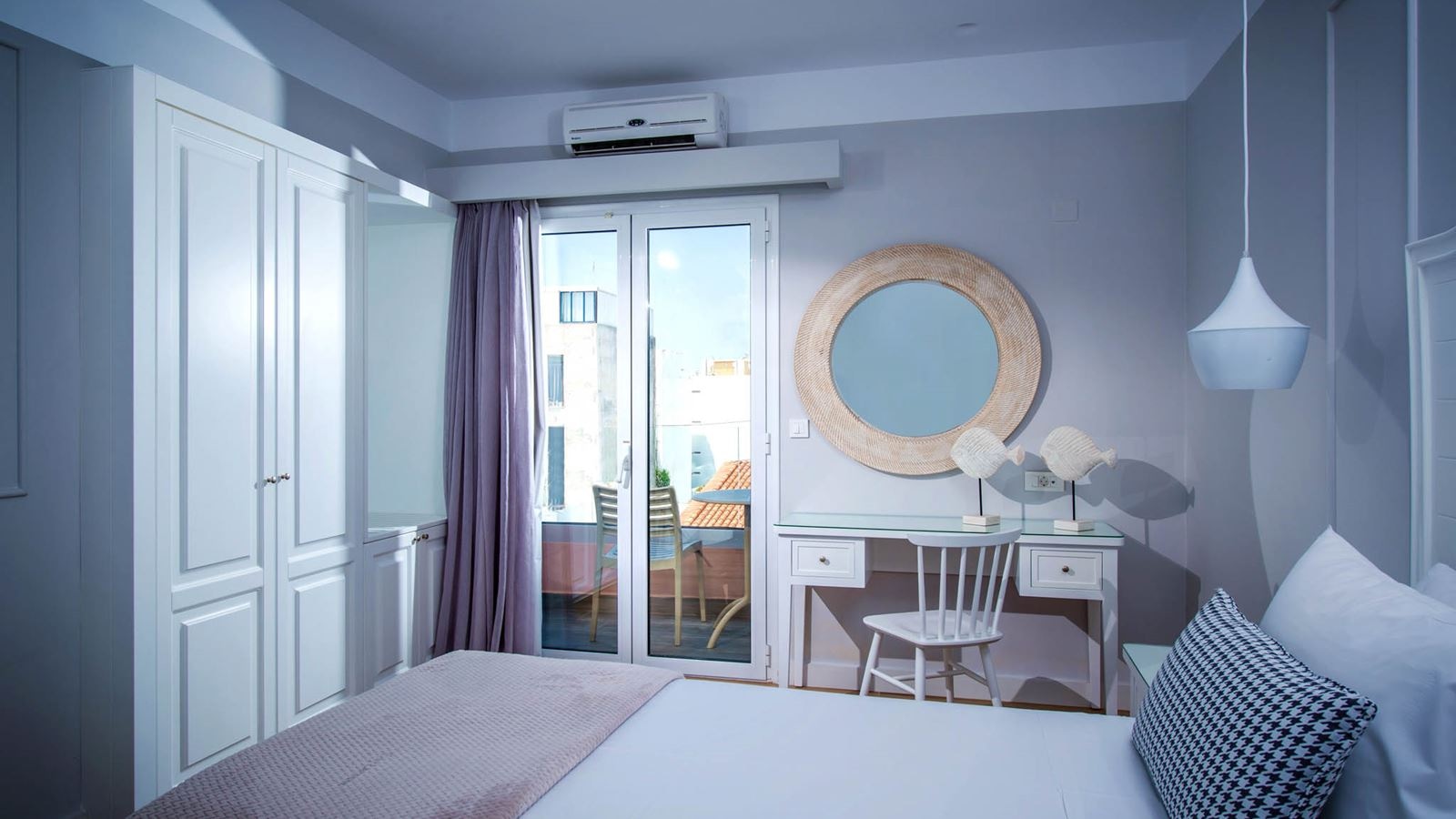 rooms-honeymoon-suite