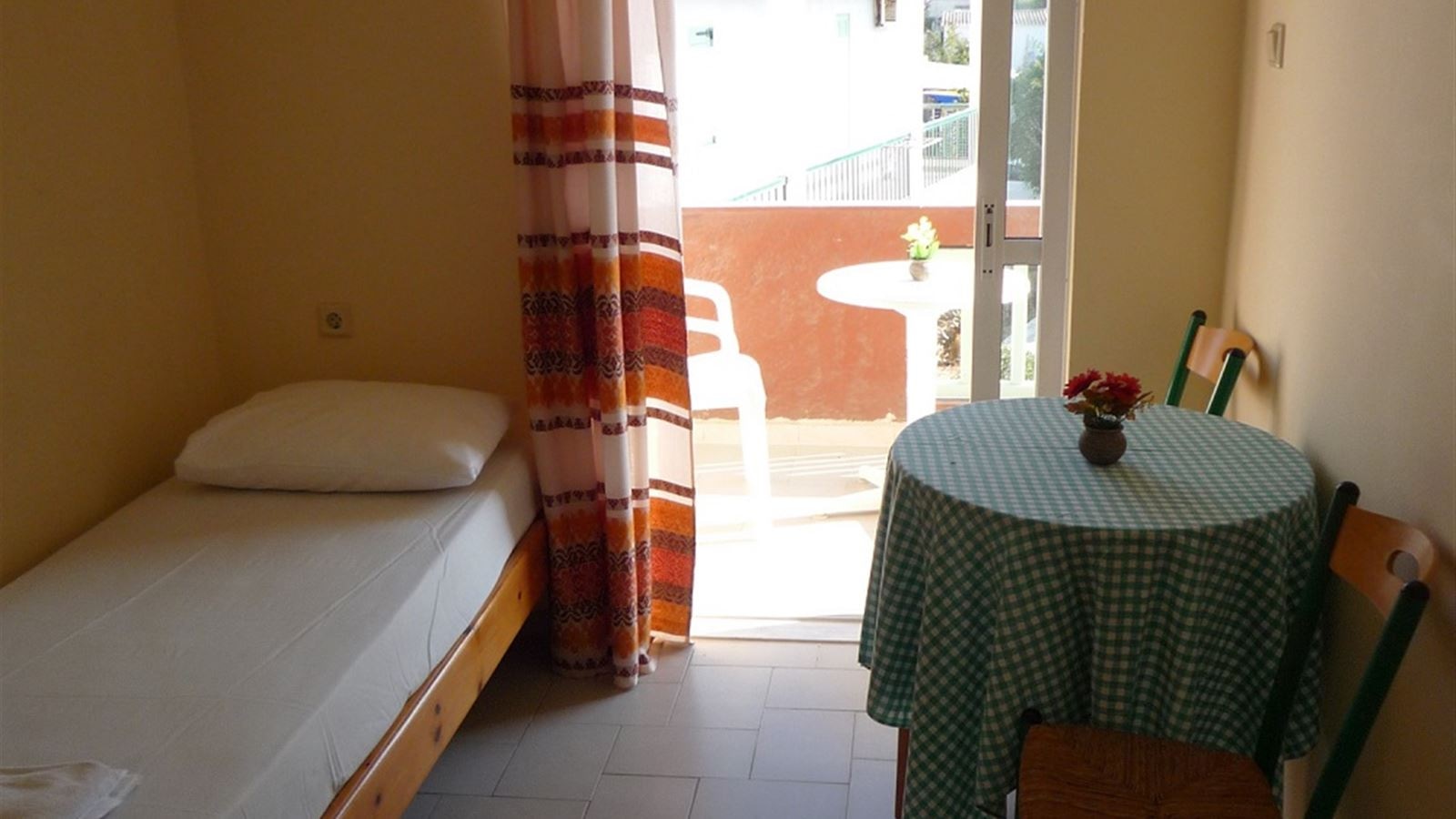 rooms-apartment-3-pax