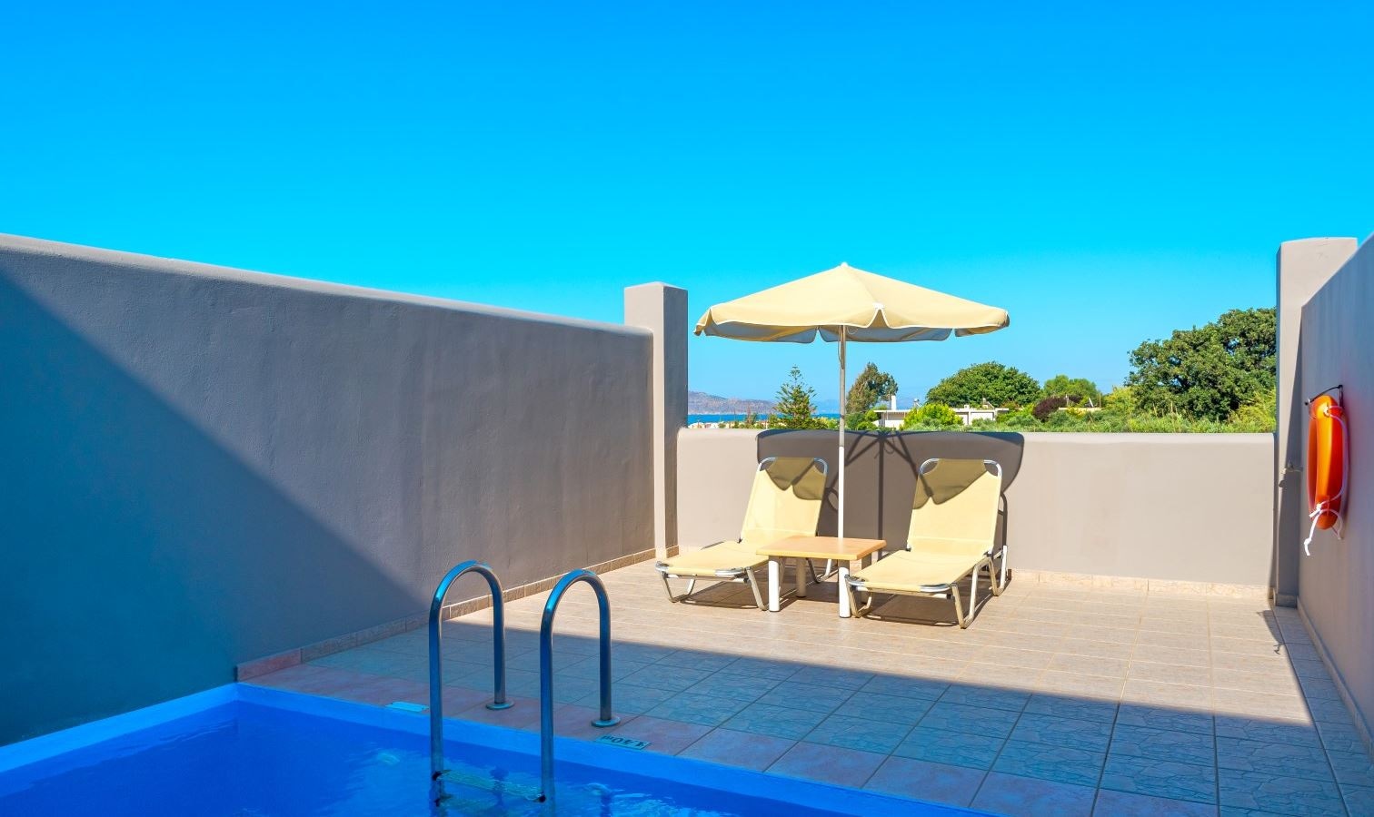 rooms-superior-double-room-private-pool