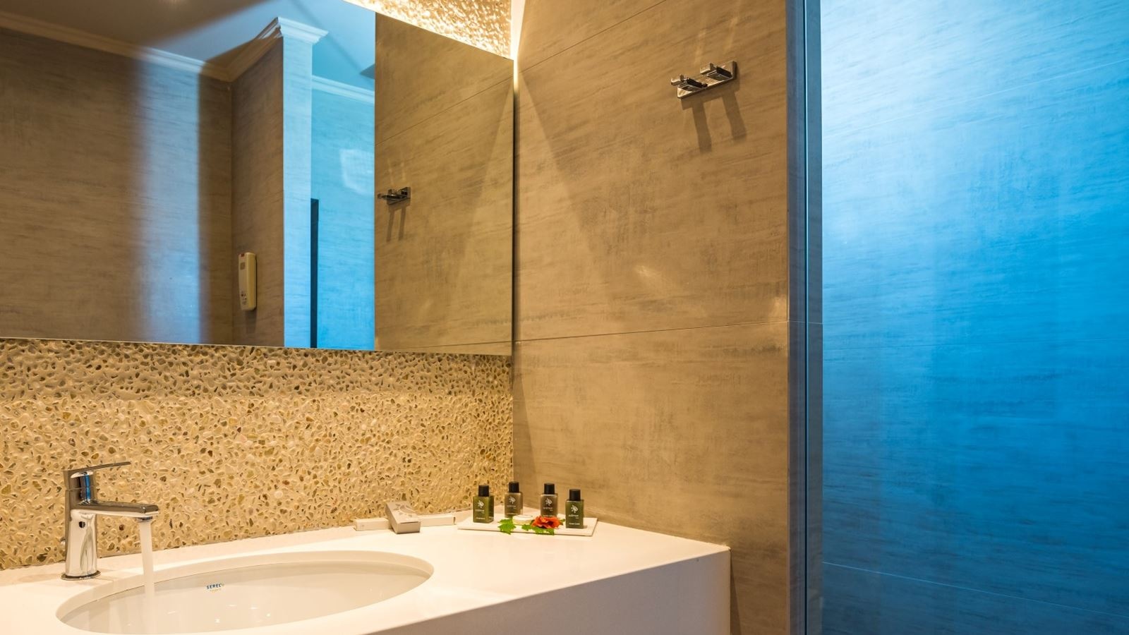 rooms-superior-suite-sea-view-private-pool