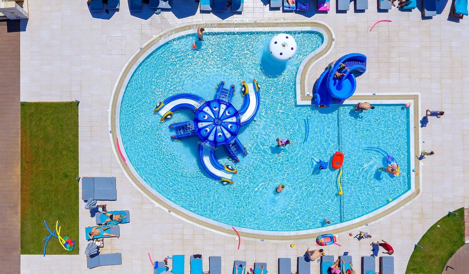 pools-outdoor-childrens-pool