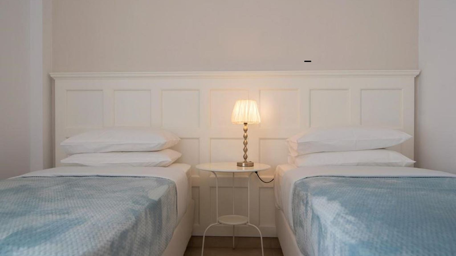 rooms-deluxe-double-room