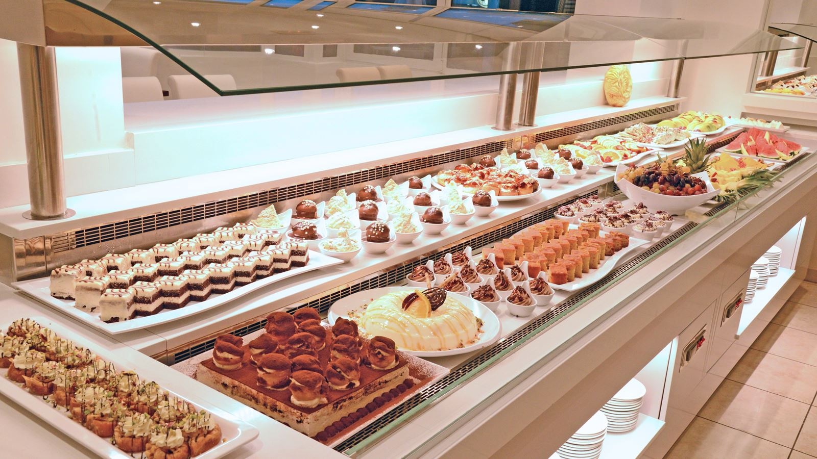 restaurants-calypso-main-restaurant