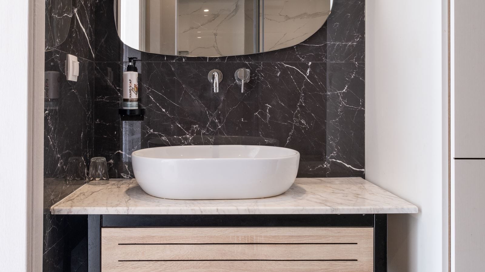 rooms-junior-suite-land-view