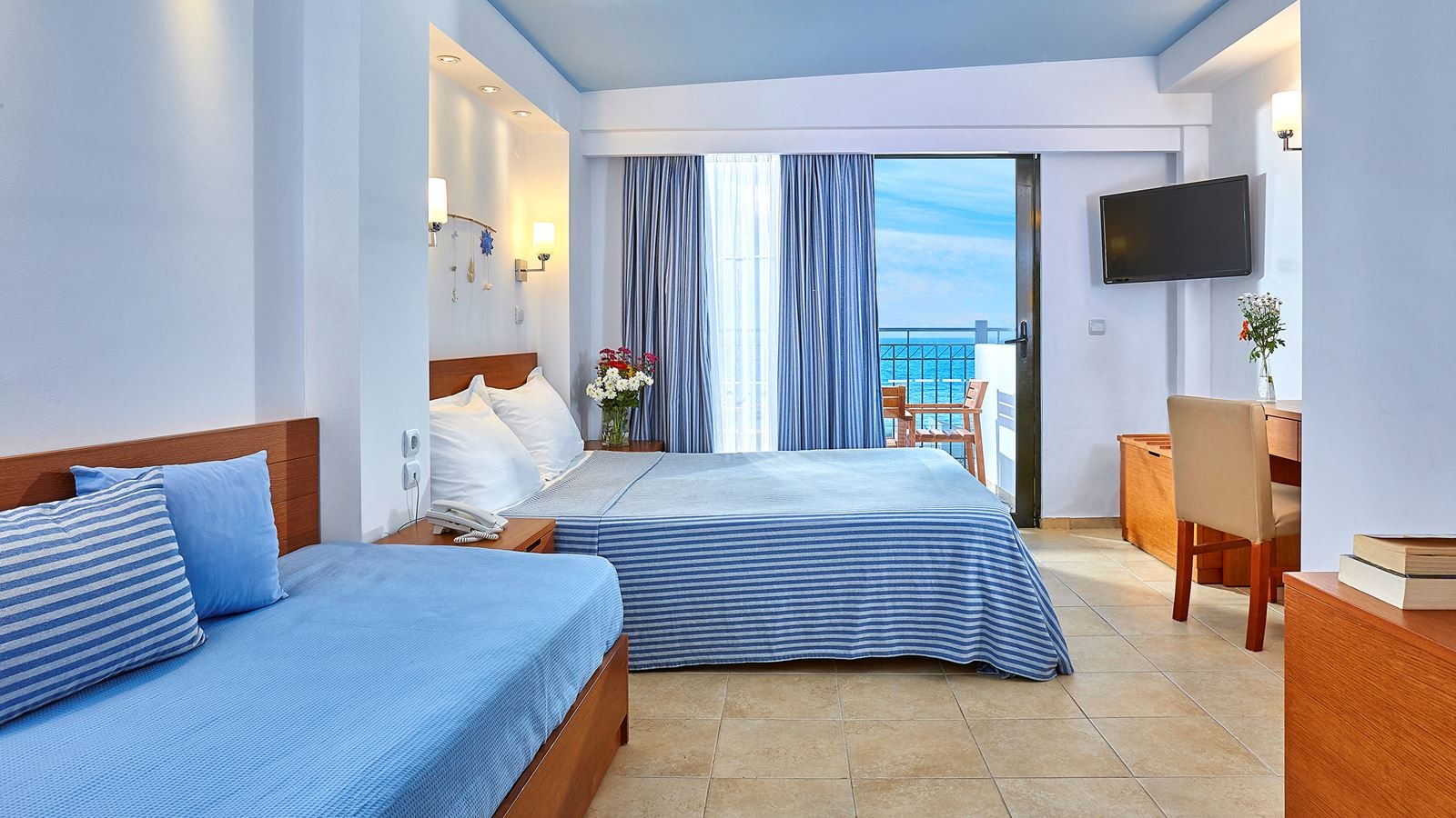 rooms-double-pool-or-sea-view